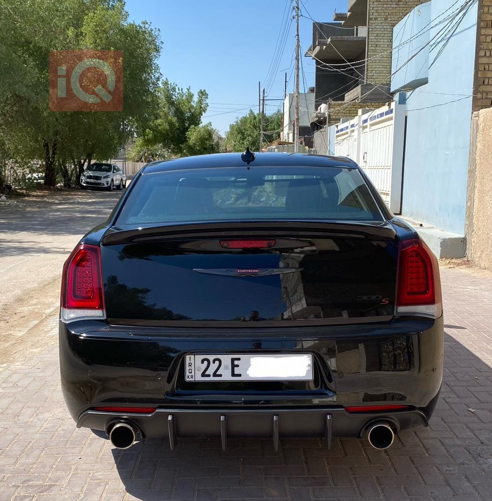 کرایسلەر 300
